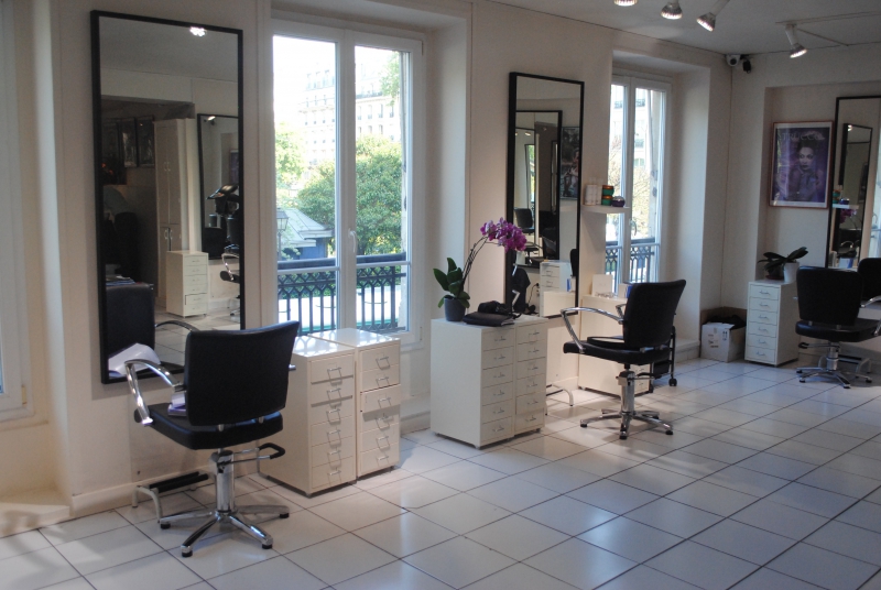 salon-coiffure-VILLECROZE-min_floor-home-office-property-living-room-room-781228-pxhere.com